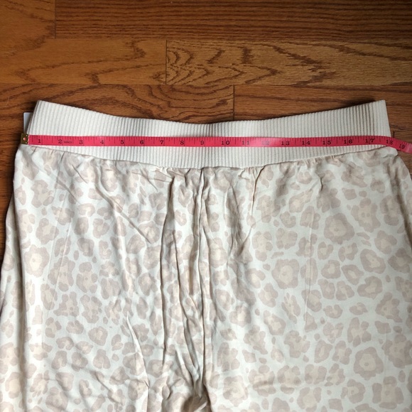 NWT Splendid Joggers, Size XL, Light Beige with Leopard Print - Picture 9 of 13
